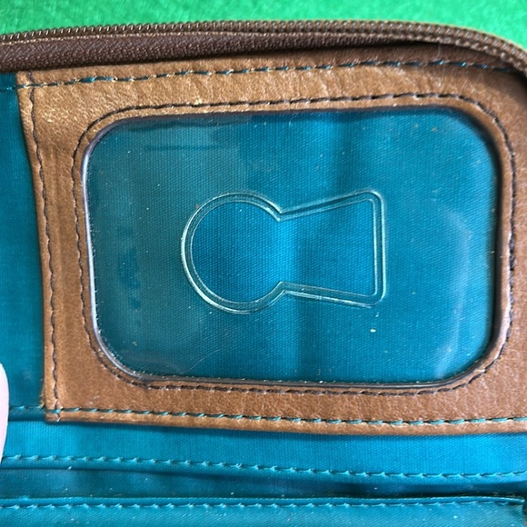 FOSSIL KEY PER POIKA DOT ZIP AROUND WRISTLET WALLET - Picture 13 of 14